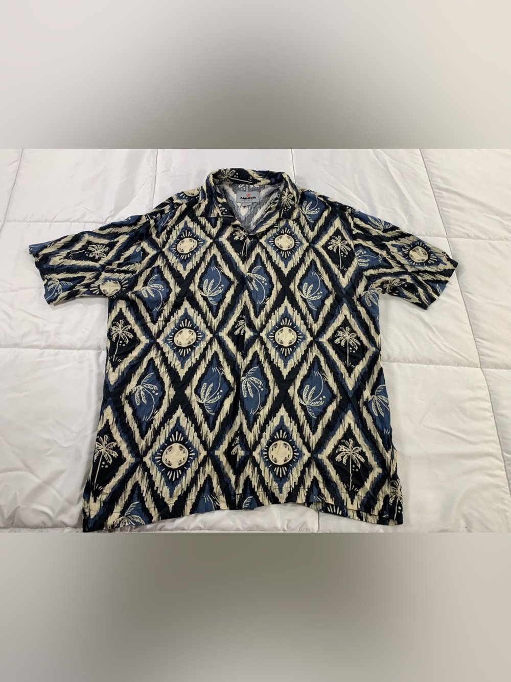 Pre loved AMNESIA shirt mens size XL